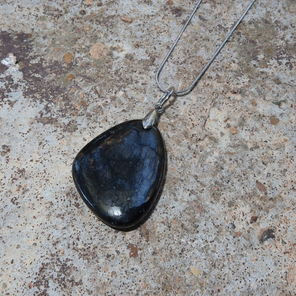 EMF BLOCKER NECKLACE - SHUNGITE